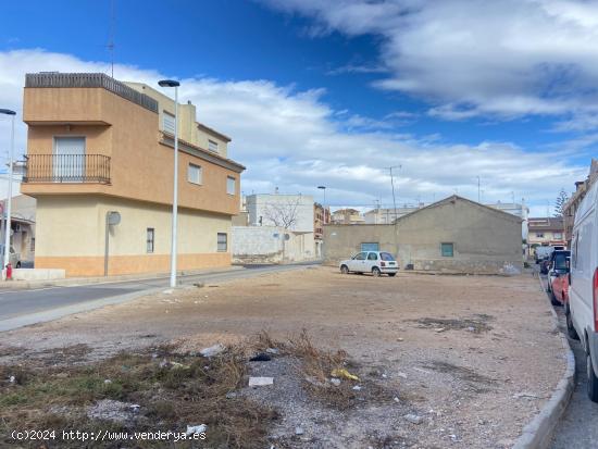 VENTA DOS VIVIENDAS Y SOLAR EN SAN PEDRO DEL PINATAR - MURCIA