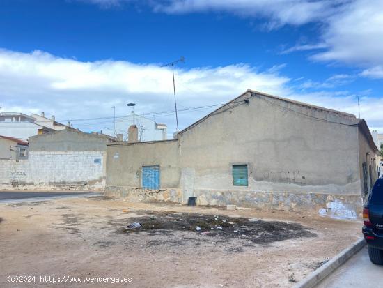 VENTA DOS VIVIENDAS Y SOLAR EN SAN PEDRO DEL PINATAR - MURCIA