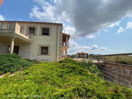 Finca rústica con edificación por terminar - BALEARES