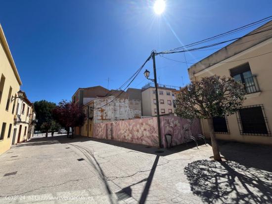 SOLAR EN PLENO CENTRO. - ALBACETE