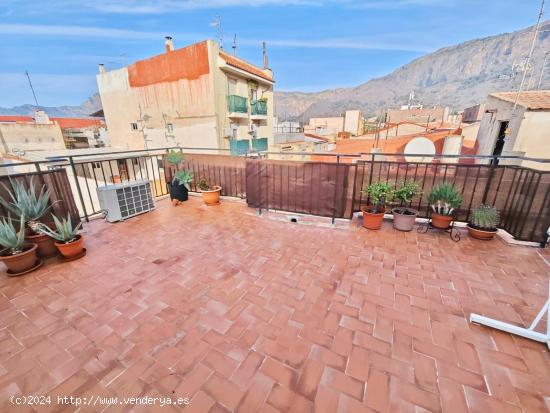 MAGNIFICO DÚPLEX EN ORIHUELA CON AMPLIA TERRAZA PRIVADA, BARBACOA, RODEADA DE SERVICIOS...¡VISITEL