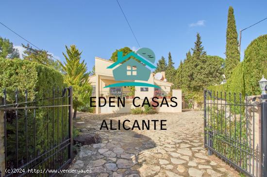  Chalet Independiente Con 4 Dormitorios y 2 Baños, piscina, jardín y trastero en Torremanzanas Alic 