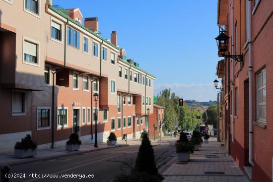 ESPECTACULAR PISO DE DOS DORMITORIOS Y DOS BAÑOS EN ZARATAN, CON GARAJE Y TRASTERO - VALLADOLID