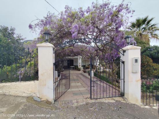  Venta de Cortijo Restaurado con Parcela en Terque - ALMERIA 