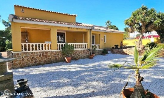 Villa en venta en Pilar de la Horadada (Alicante)