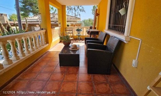 Villa en venta en Pilar de la Horadada (Alicante)