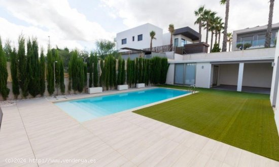  Villa en venta en Benijófar (Alicante) 