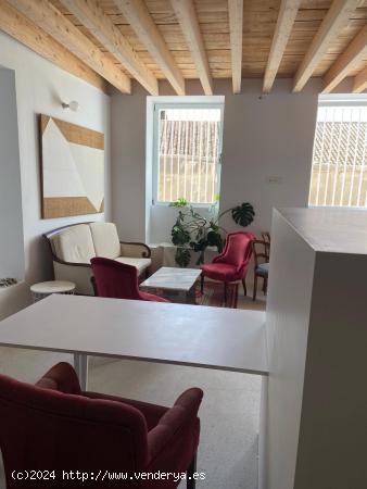 **SE ALQUILA PRECIOSO ESTUDIO A ESTRENAR EN CALLE HUERTO DE SAN CECILIO** - GRANADA