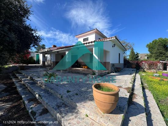 SE VENDE CHALET EN ZONA MONTE DEL CASAR - CACERES