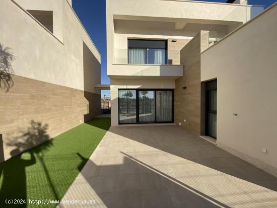 VILLAS DE OBRA NUEVA EN RESORT PRIVADO EN PROVINCIA DE MURCIA - MURCIA