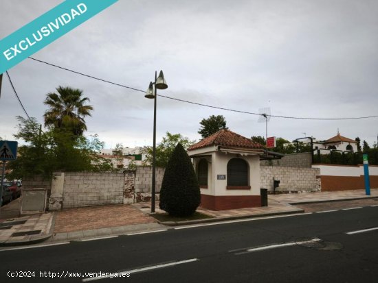 Terreno urbano de 687 m² en Av. de Santa Lucía.