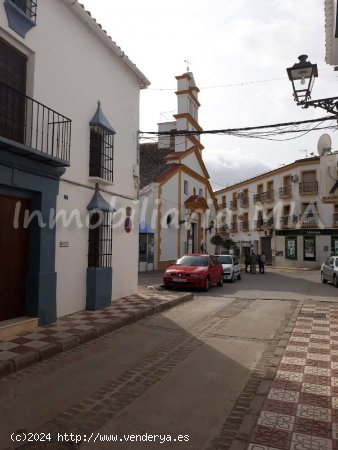 CASA ADOSADA EN EL CENTRO DE MOLLINA