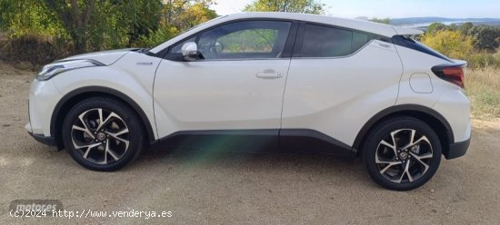 Toyota C-HR 2.0 220PH Advance de 2020 con 143.000 Km por 20.900 EUR. en Madrid