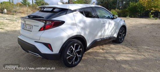 Toyota C-HR 2.0 220PH Advance de 2020 con 143.000 Km por 20.900 EUR. en Madrid