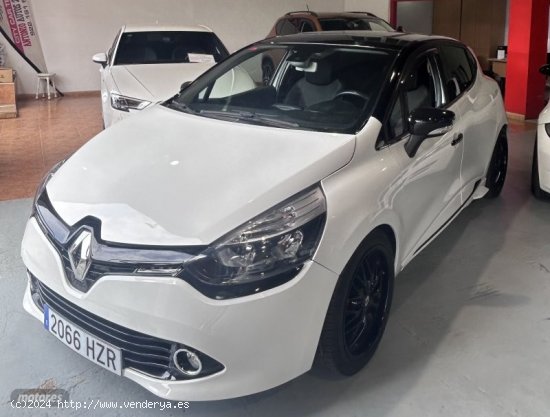 Renault Clio CLIO DYNAMIQUE TCE 90 CV de 2014 con 104.336 Km por 9.500 EUR. en Tenerife