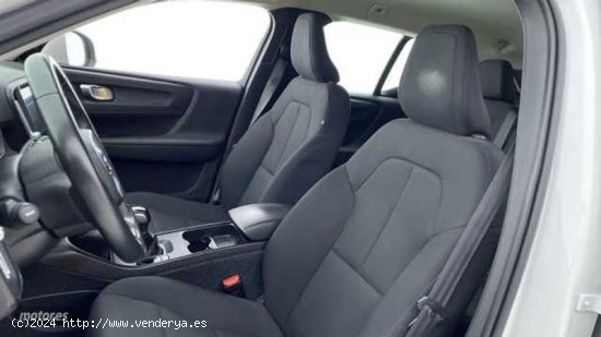 Volvo V 40 T3 Manual de 2018 con 55.308 Km por 25.900 EUR. en Zaragoza