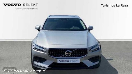 Volvo V 60 V60 Cross Country Plus, B4 AWD Mild hybrid, Diesel, Bright de 2024 con 10 Km por 49.900 E