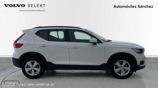 Volvo V 40 XC40 T3 Manual de 2019 con 25.399 Km por 27.200 EUR. en Zaragoza