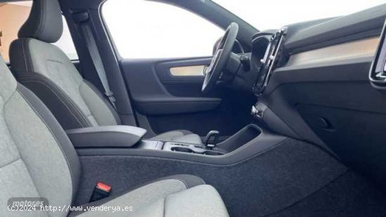 Volvo XC40 2.0 B3 CORE AUTO 163 5P de 2024 con 5 Km por 41.200 EUR. en Zaragoza