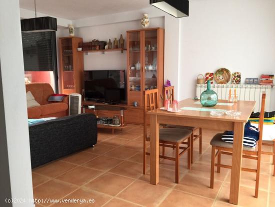 CHALET ADOSADO VENTA MORALEJA DEL VINO, 3 DORMITORIOS, GARAJE, PATIO - ZAMORA