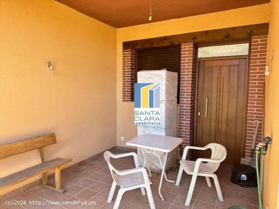 CASA EN VENTA CON 3 DORMITORIOS, 2 BAÑOS, ASEO, PATIO Y GARAJE EN BENEGILES, ZAMORA. - ZAMORA