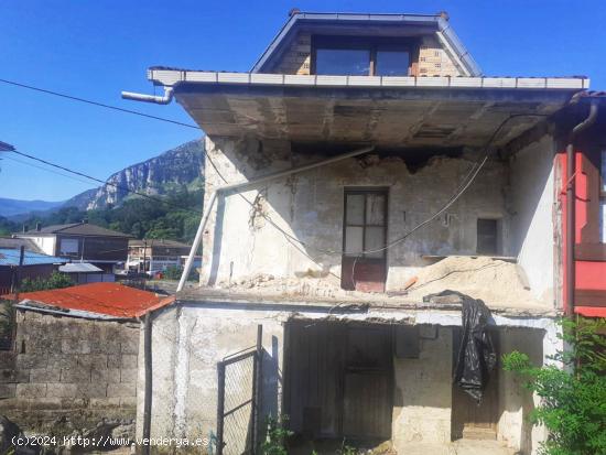 CASA CON TERRENO EN RAMALES - CANTABRIA