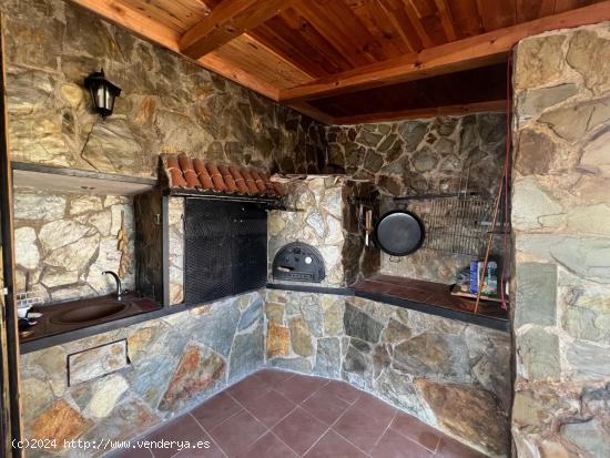 EN VENTA EL CHALET DE TUS SUEÑOS EN LA URBANIZACION VALGRANDE , CHICHON . - MADRID