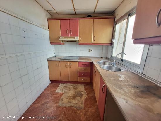 SE VENDE PISO DE 3 HABITACIONES EN EL ZAPILLO DE ENTIDAD FINANCIERA - ALMERIA