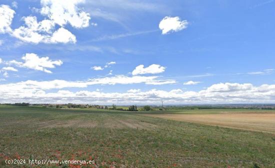 Urbis te ofrece una parcela en venta en el sector El Pilar, Salamanca. - SALAMANCA