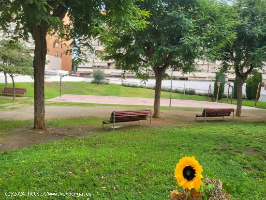 ¡Alquiler en Viladecans con piscina y doble terraza! - BARCELONA