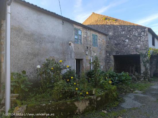 CASA DE PIEDRA PARA RESTAURAR EN BASTAVALES - A CORUÑA