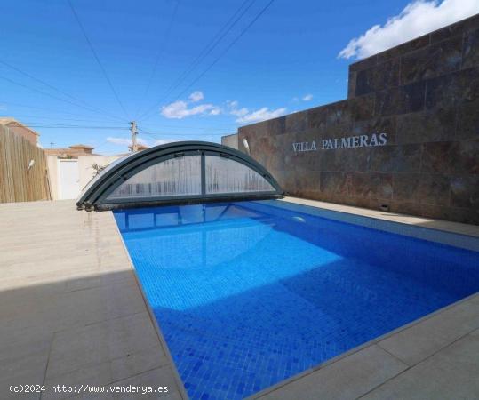 CHALET CON PISCINA EN URB. LOS BALCONES - TORREVIEJA - ALICANTE