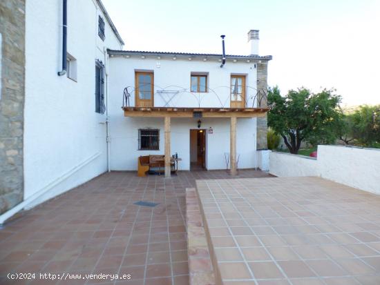 CASA DE ALQUILER EN MANRESA DENTRO DE UN COMPLEJO DE LUJO CON PISCINA, SAUNA, TODO INCLUIDO - BARCEL