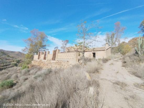 Casa de piedra para reformar con terreno - MURCIA