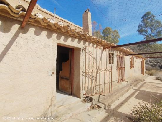 Casa de piedra para reformar con terreno - MURCIA