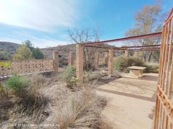 Casa de piedra para reformar con terreno - MURCIA