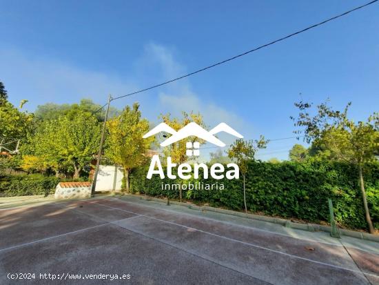 Oportunidad Única: Venta de 3 Chalets en Propiedad de 3600 m² a Solo 3 km de Albacete - ALBACETE