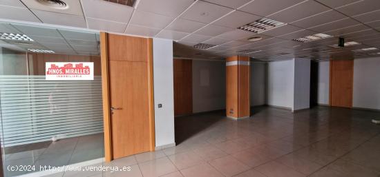 SE ALQUILA LOCAL COMERCIAL - ALICANTE