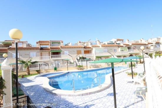  BUNGALOW PLANTA ALTA EN MONCAYO. 2 DORM. 1 BAÑO. SOLARIUM PRIVADO. PARKING+PISCINA. - ALICANTE 