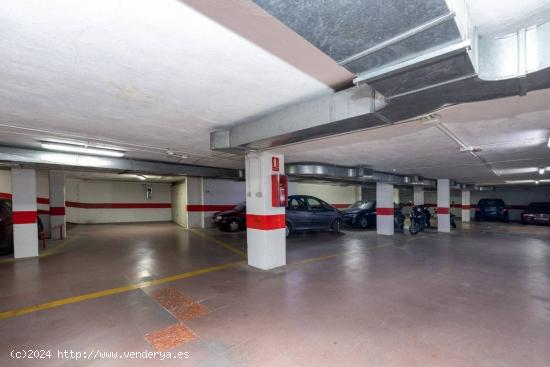 VENTA PLAZA DE APARCAMIENTO EN CAMINO DE RONDA - GRANADA