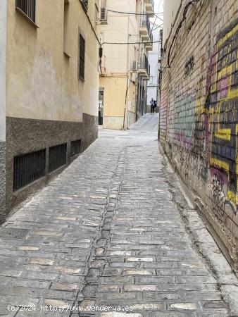 PLAZA DE GARAJE EN EL BARRIO DEL REALEJO - GRANADA