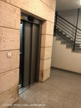 Se alquila bonito apartamento con garaje en zona Amezola - VIZCAYA