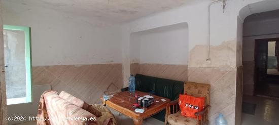 OPORTUNIDAD, SE VENDE CASA EN TOTANA - MURCIA