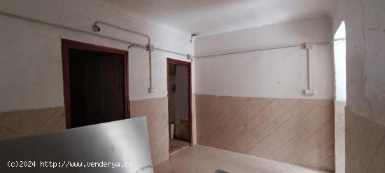 OPORTUNIDAD, SE VENDE CASA EN TOTANA - MURCIA