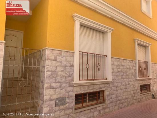  Casa 155m2, 4 dormitorios, garaje, Monovar - ALICANTE 