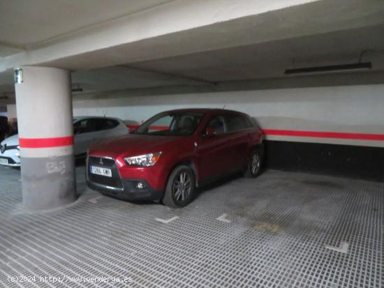  PLAZA DE PARKING EN ALQUILER EN LA AVENIDA MISTRAL TOCANDO LA CALLE VILADOMAT - BARCELONA 