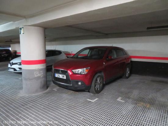 PLAZA DE PARKING EN ALQUILER EN LA AVENIDA MISTRAL TOCANDO LA CALLE VILADOMAT - BARCELONA