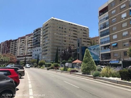 local comercial de 64 metros en Avenida Virgen del Carmen - CADIZ