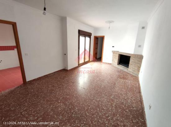  SE VENDE CASA EN LA ZONA DE LA ENTRADA DE ARRIATE - MALAGA 