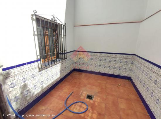 SE VENDE CASA EN LA ZONA DE LA ENTRADA DE ARRIATE - MALAGA